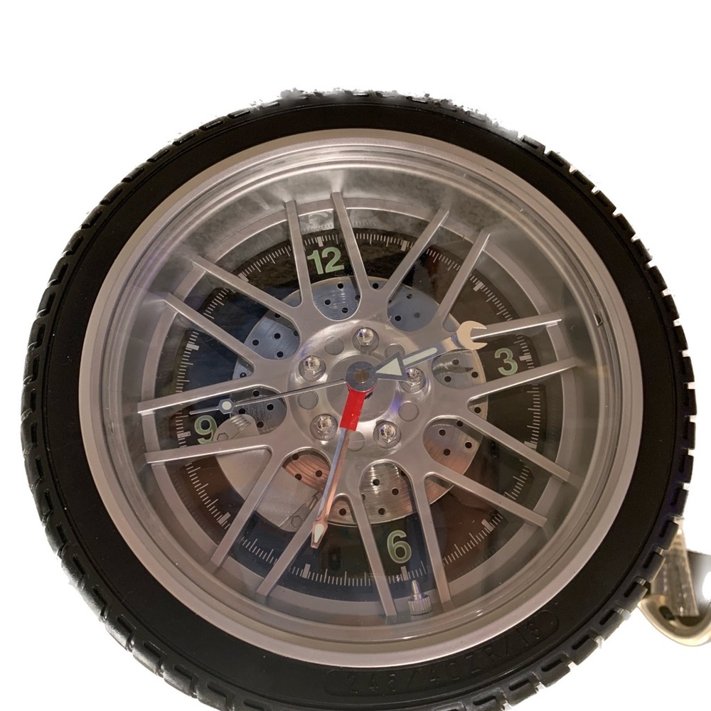 Tire clock. Like new and works well
